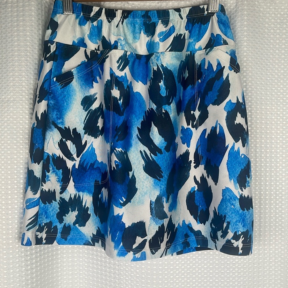 Women's Blue Printed Golf Skort - White Waistband - Picture 2 of 9